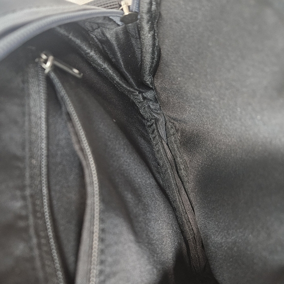 No boundaries square crossbody bag - Picture 4 of 7